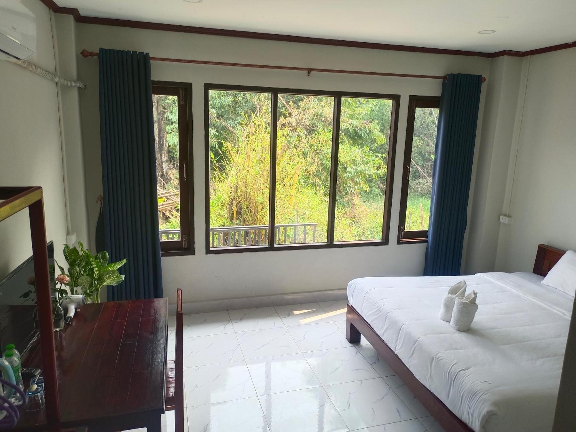 Dokchampa Hotel Vang Vieng Exterior foto