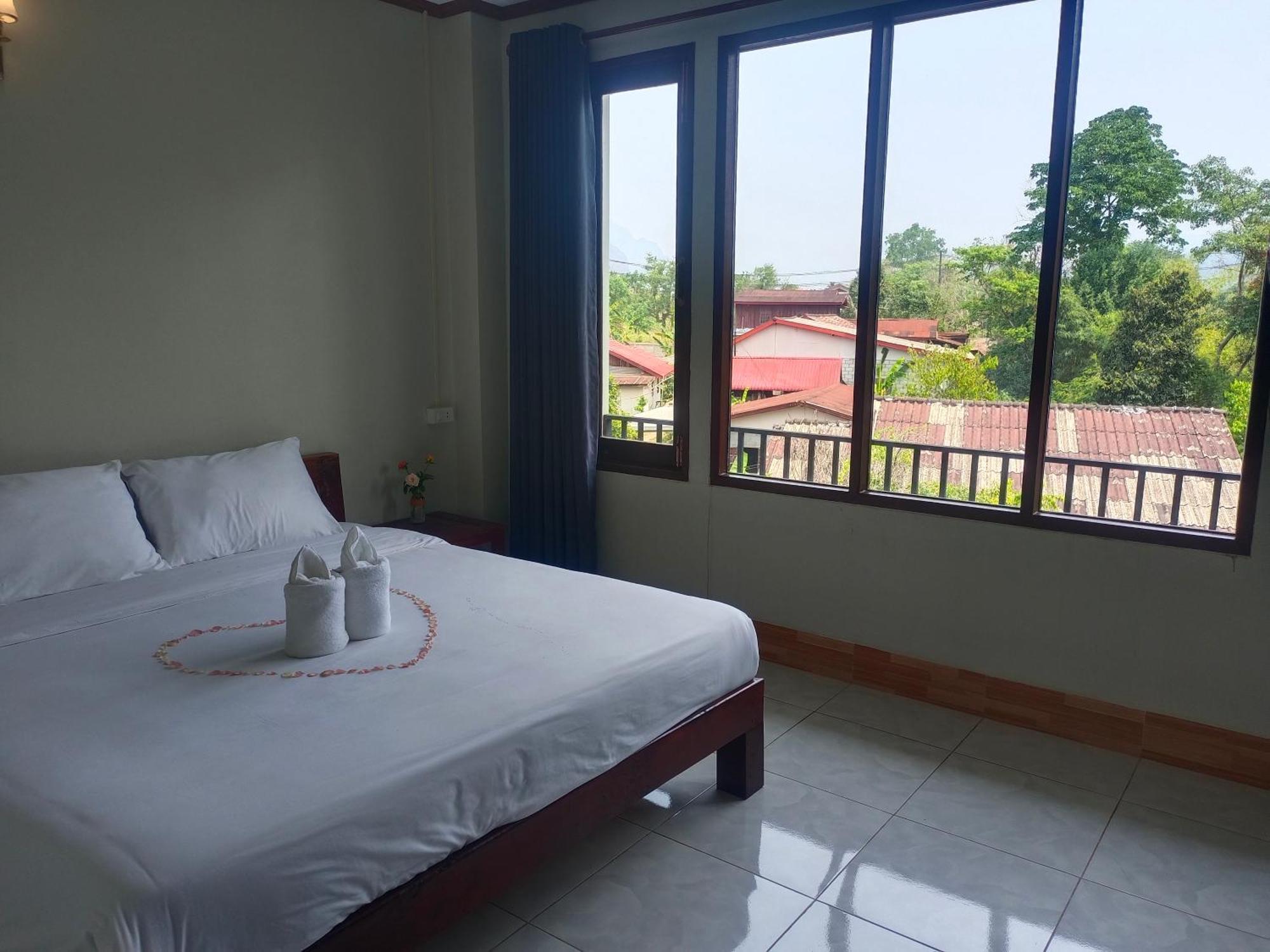 Dokchampa Hotel Vang Vieng Exterior foto