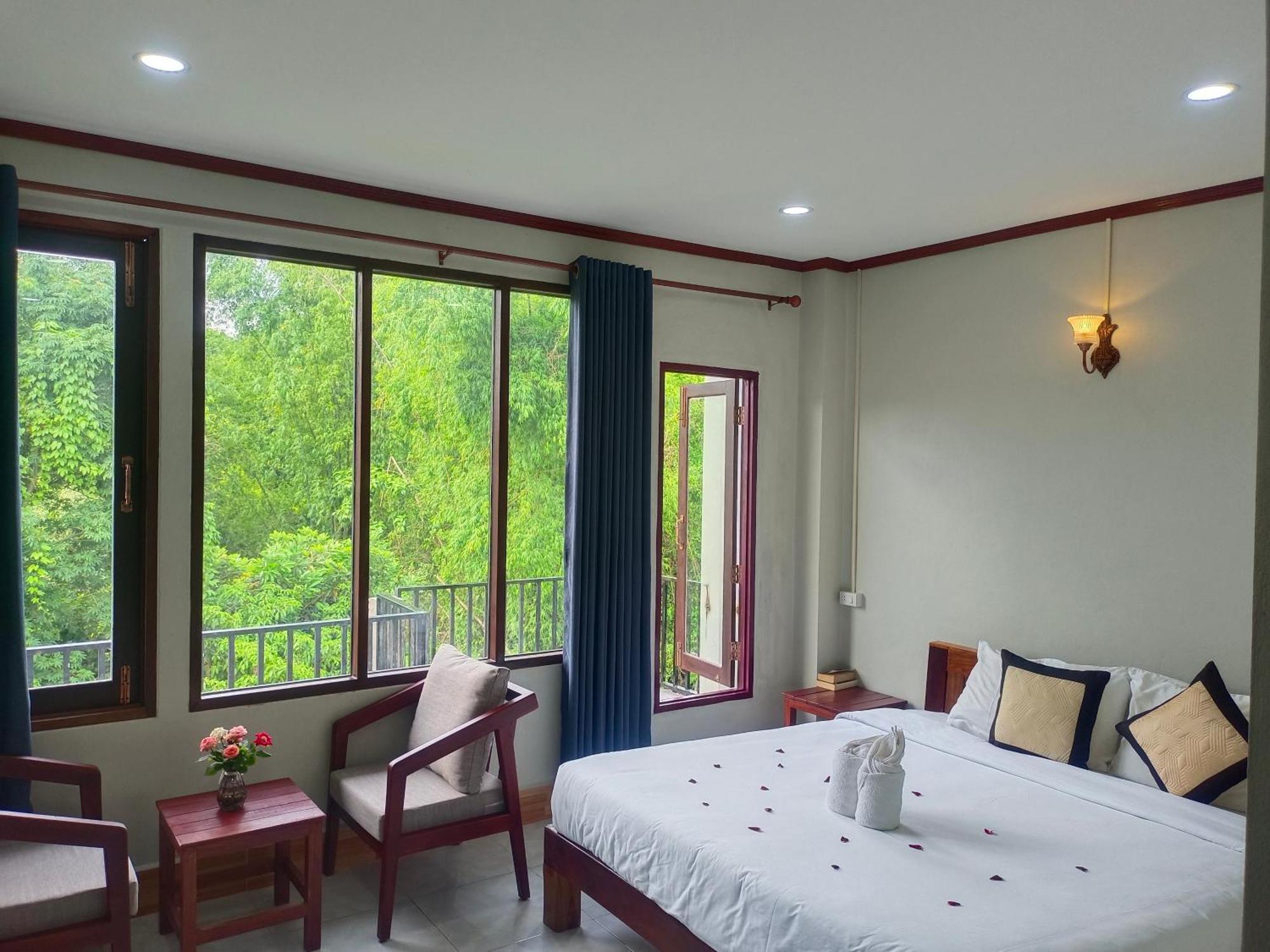 Dokchampa Hotel Vang Vieng Exterior foto